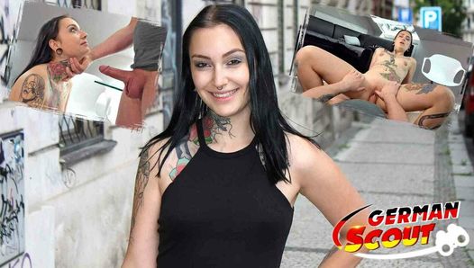 Duitse scout - lange tattoo -tiener Sharlotte oppakken en neuken
