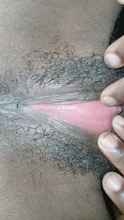 Memek pinky yang horny dan ingin di-fuck keras.
