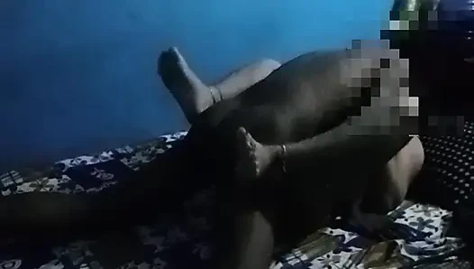 Desi sali ko jija ne raat me chod chod ke rula diya