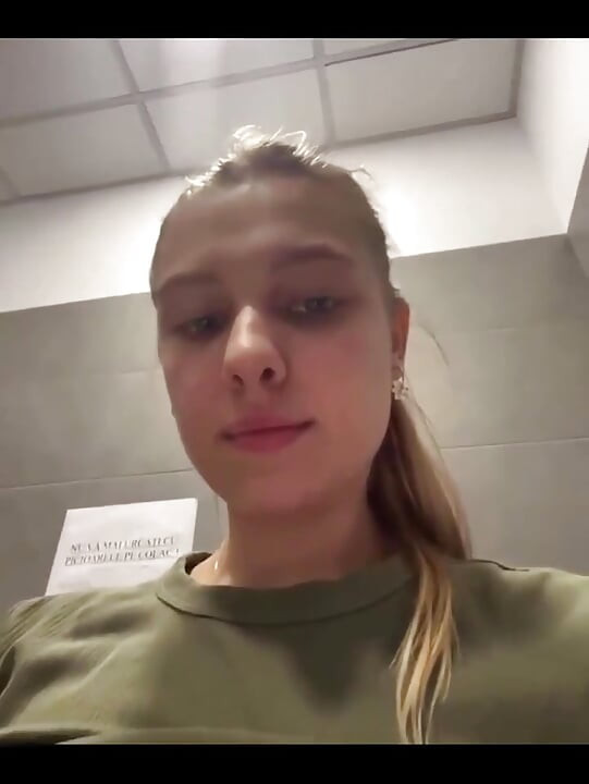 โคลสอัพใช้นิ้วกับหีอย่างสุดขีด เสียบตูดในตูดใหญ่