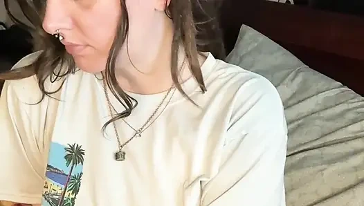 Sanal sigara içme seks, bakış açısına binme ve chery ağaçlarıyla salya akıtma