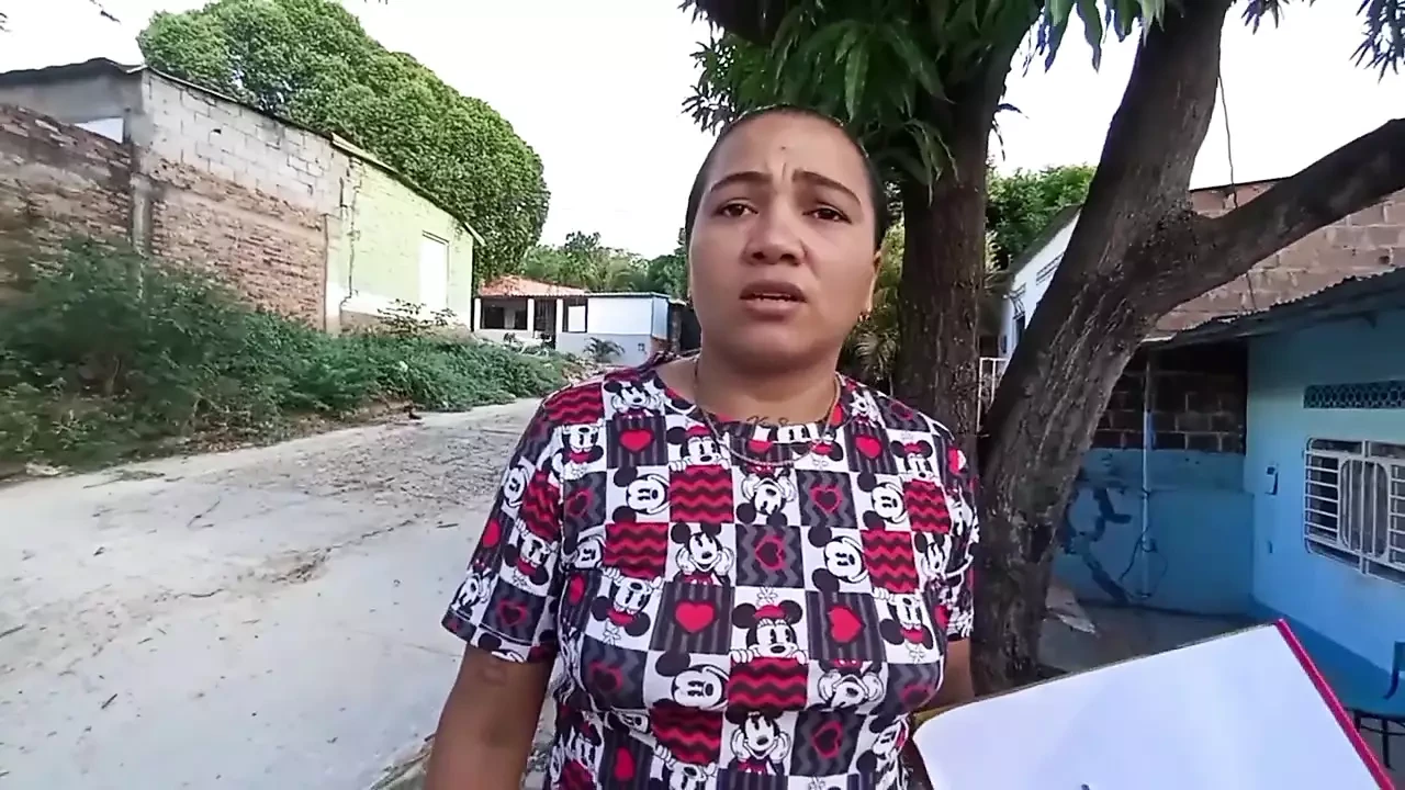 They bring me my pet from the vet and at home I thank the girl with a good fuck