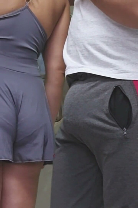 Crazy Guy Ejaculate Under Her Dress on Subway Risked to Be Caught