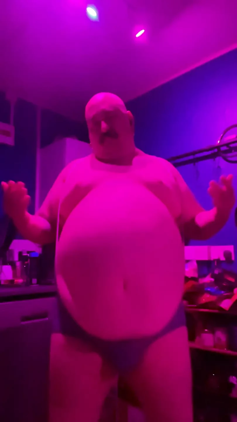 Piggy in a singlet