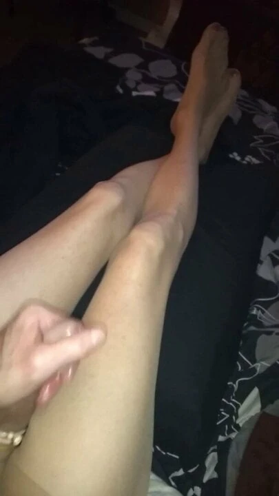 Paja en mi pantimedias bronceadas