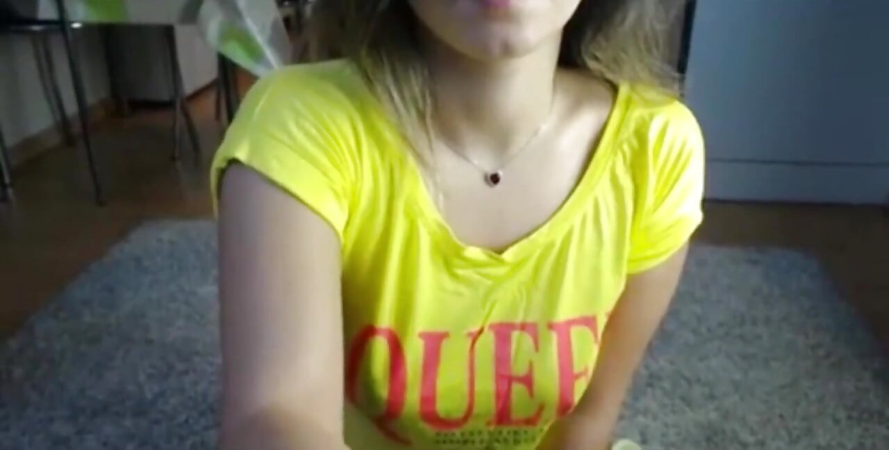 Teen sexydea khoe bộ ngực trên webcam trực tiếp