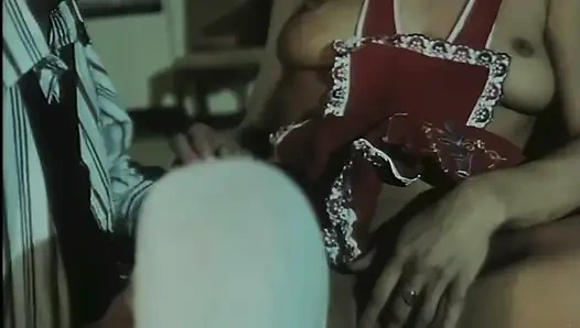 Чиччолина И Рон Джереми Наслаждаются Старомодной Оргией