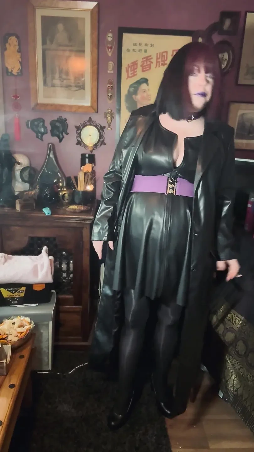 Smoking Mature, Tina Snua Smoking A Cigarette In A Full Length Leather Coat - Smoker