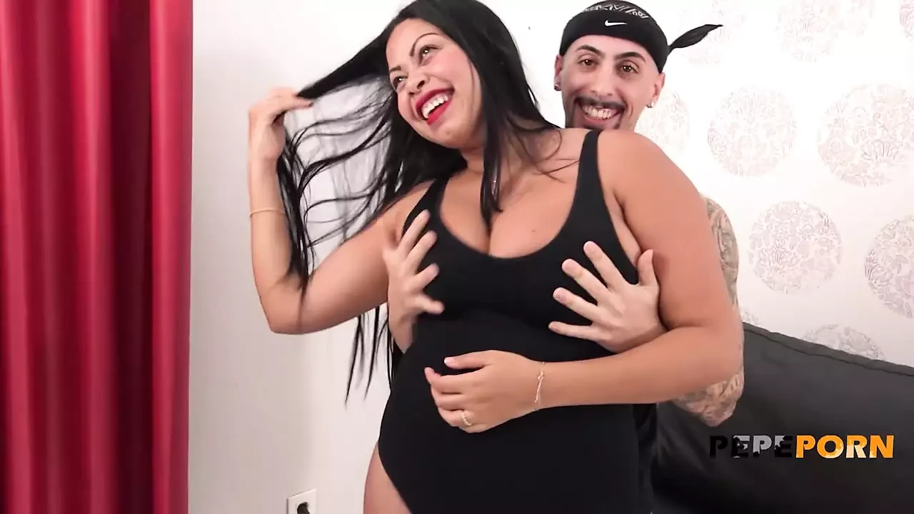 La tettona latina lola Smith accetta la nostra sfida di scopare CIecamente!