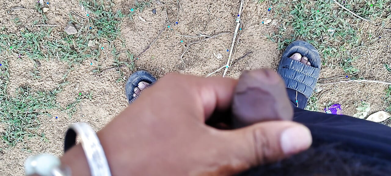 Railway station se rail gujarti Hui aate hue aur sex karte hue dekh liya