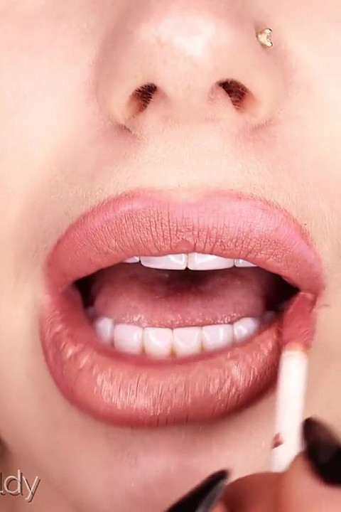3 lipstick = 3 JOI = 3 cum countdown