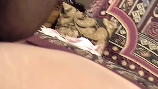 Tombul orta yaşlı seksi kadın ile ırklararası üçlü seks