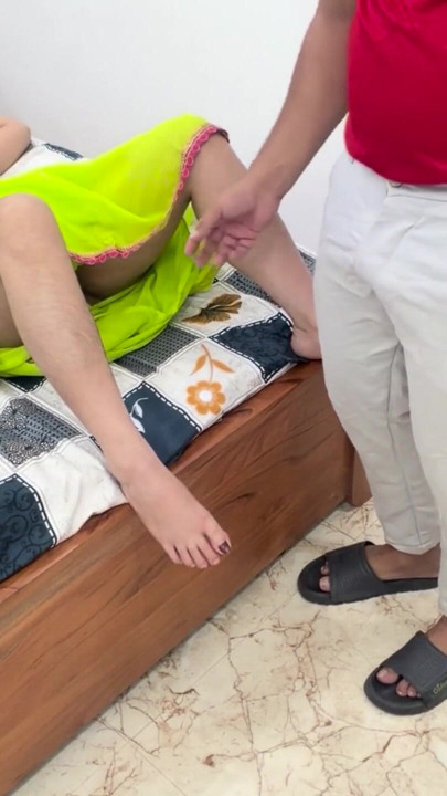 Fan Theek Karne Aaya Electrician aur Bhabhi Ki Chudai HOgyi.... | Clip 1