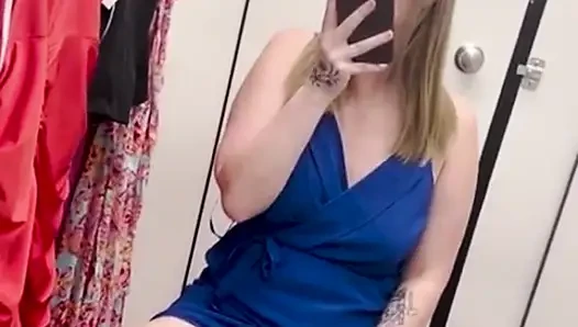 Risky Vibrator Play in Changing Room