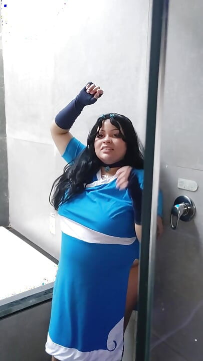 İri güzel kadın Katara cosplay fotoğraf çekimi