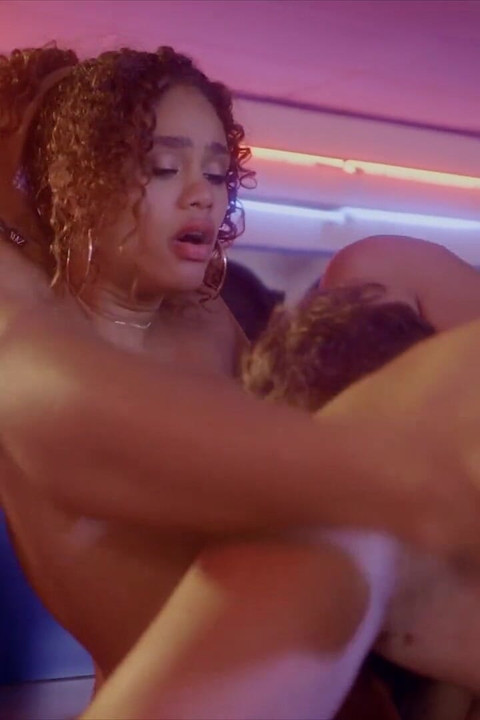 गहरी। Sugar Baby Scarlit की पूर्व प्रेमिका के साथ जुनूनी मुठभेड़