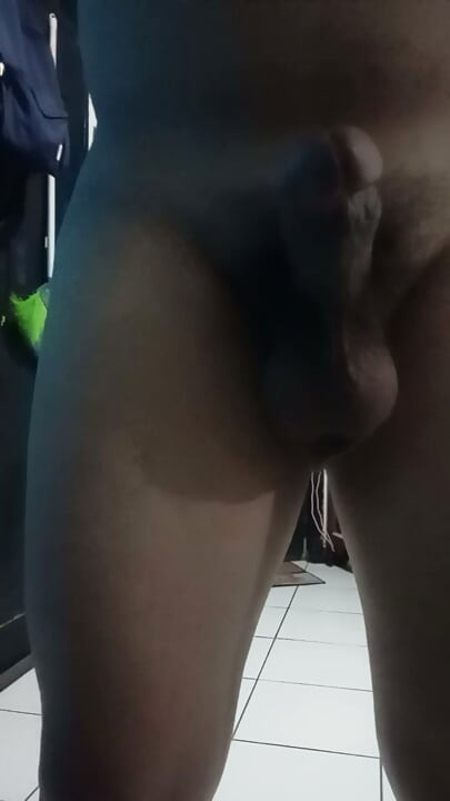 showing kontol