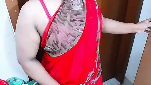 Baru 18 + saya mengundang seorang wanita seksi ke rumahku dan mengisap kontolnya.