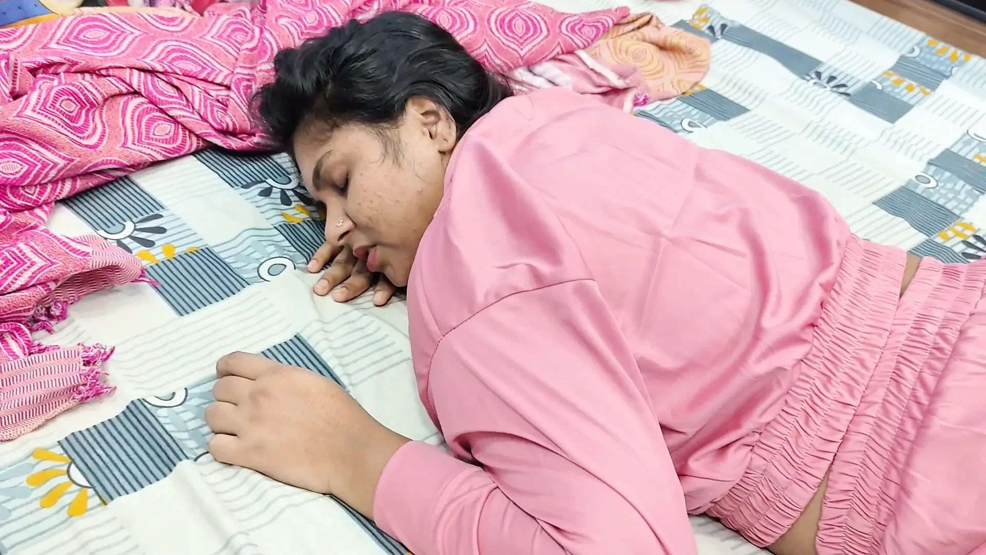 Dögös hálószobai hálószobai ruha romantikus dögös baszás kerala mallu párokkal