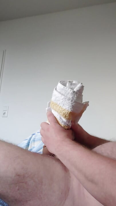 towel- and- pantyhose- condom masturbation method