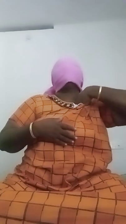 College Lacher in Finger Massage Performance Videos