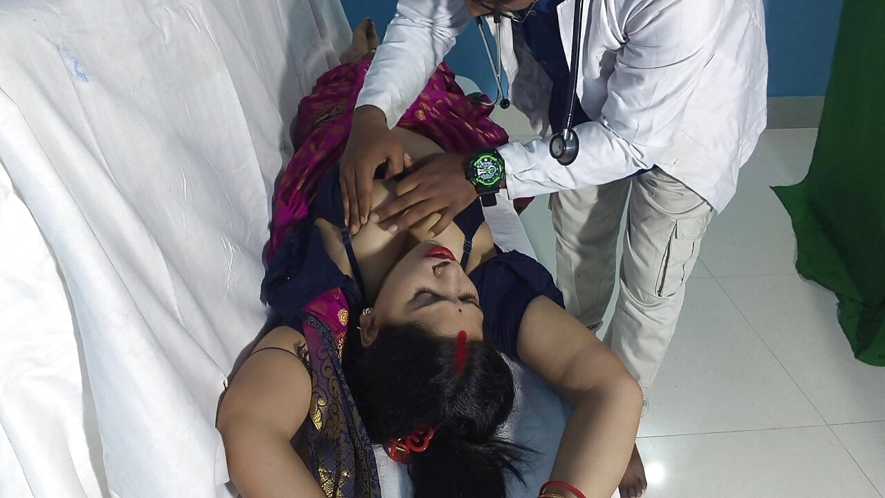 Makcik Bengali panas dikongkek oleh doktor, apabila dia pergi ke klinik