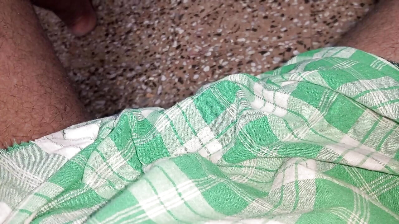Το μουνί της γυναίκας Kanpur γαμιέται σε εξωτερικό χώρο με δάχτυλο