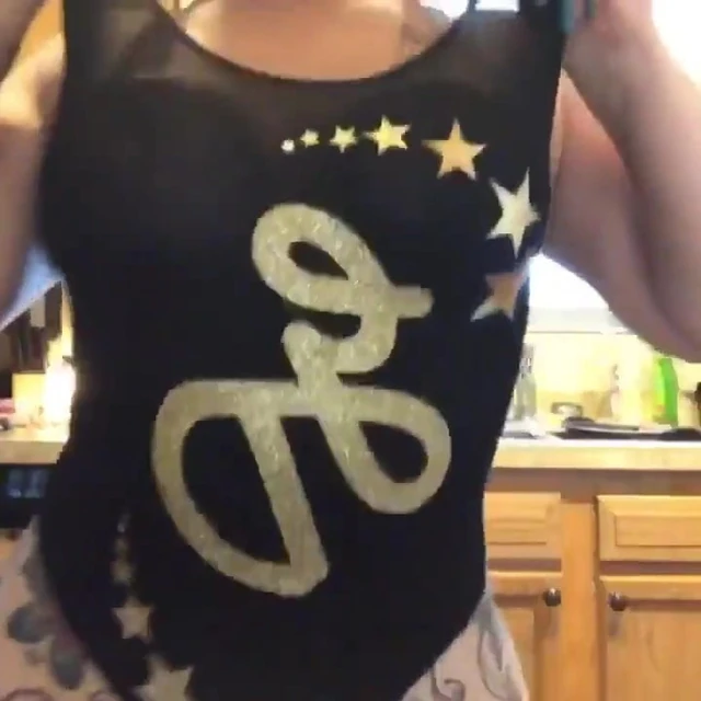Thunda Claps Ass On Kitchen Table. Redbone Queen
