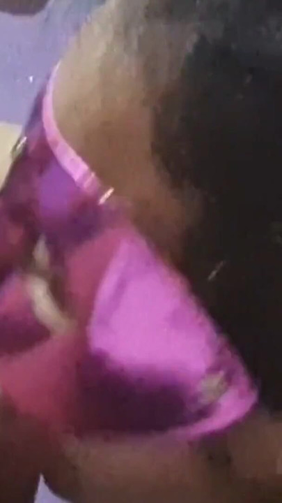 Une demi-sœur de 18 ans lèche le cul de son demi-frère, meilleure pipe, anulingus, sucer des couilles, partie 1 | Clip 1