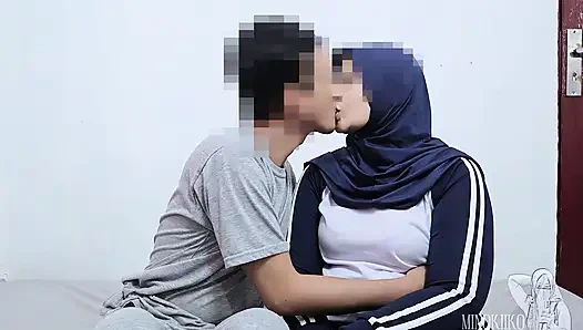 PE учитель лижет волосатую киску школьницы в хиджабе - Minokiiko