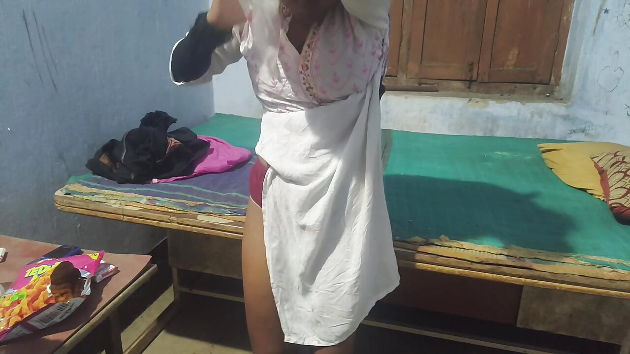 Desi 18 year old Village teen girls first time sex video