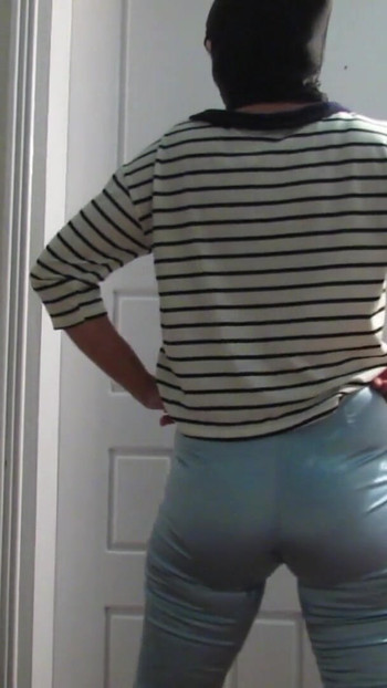 Must-share moment from "Jerk off to my wet pants"