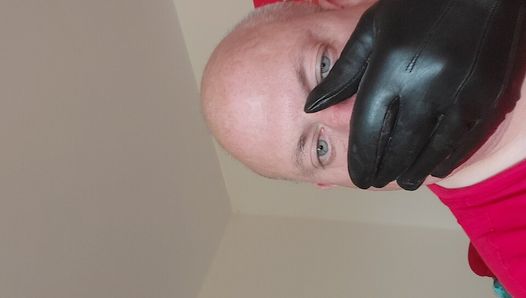 Sexy leather gloves
