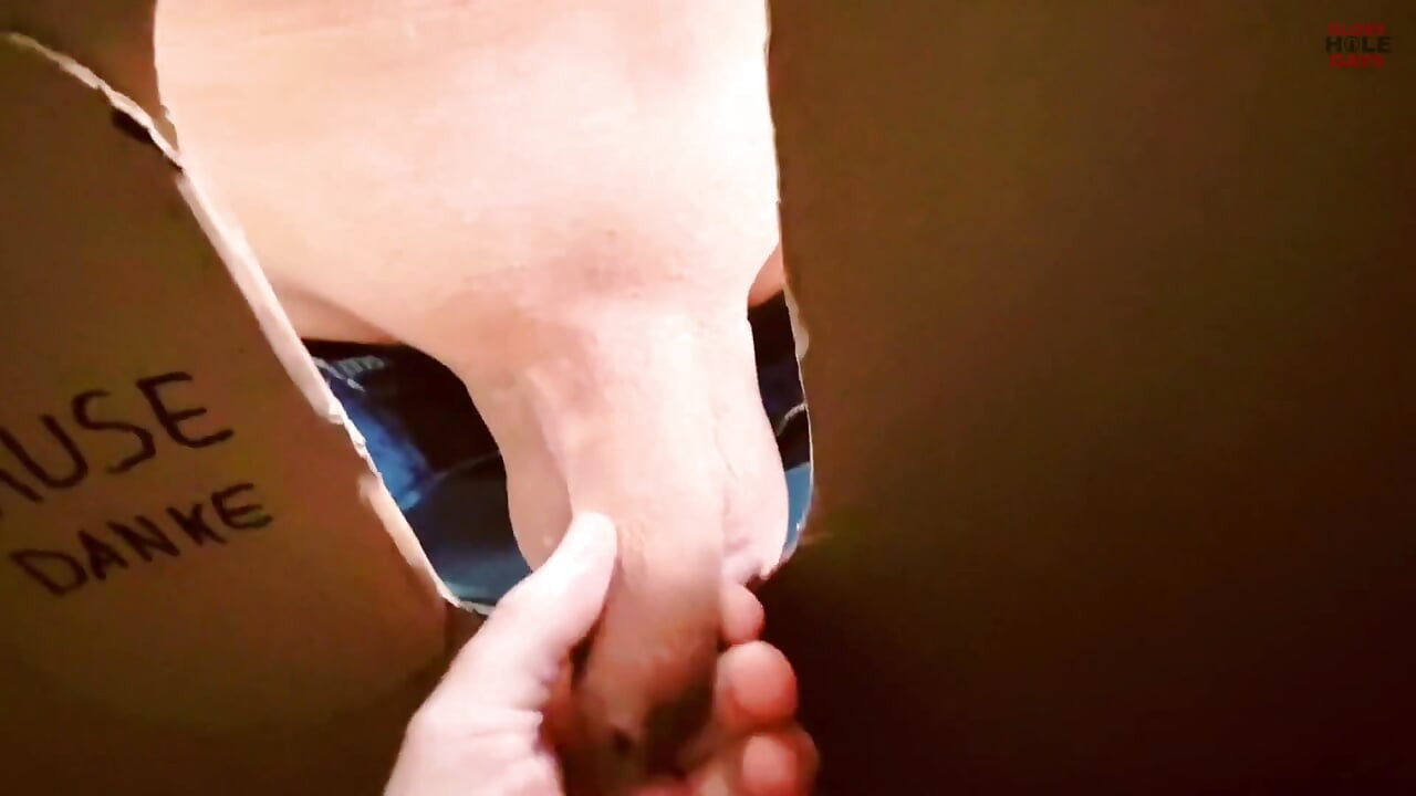 Popupgloryhole ao ar livre gay gloryhole
