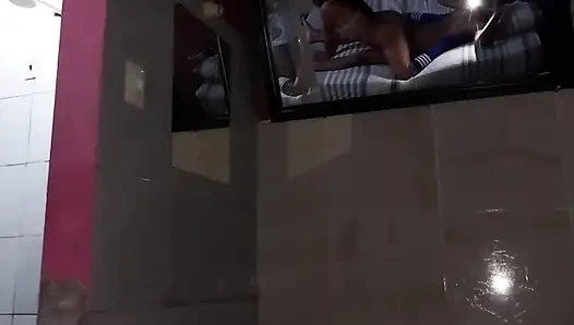 Kocam beni en iyi arkadaşımızla paylaştı, beni çok iyi sikiyor ve kaydediyor