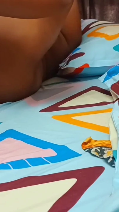 Momento deslumbrante de "Meia-irmã Neha Buceta e Dedilhado Anal com Bunda Fodendo"