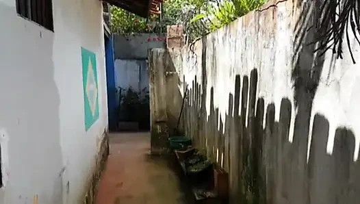 Я заплатил за ланч-бокс сосанием