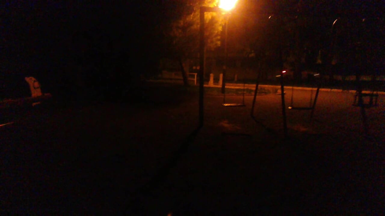 Η milf γυναίκα μου μου παίρνει πίπα σε ένα πάρκο!