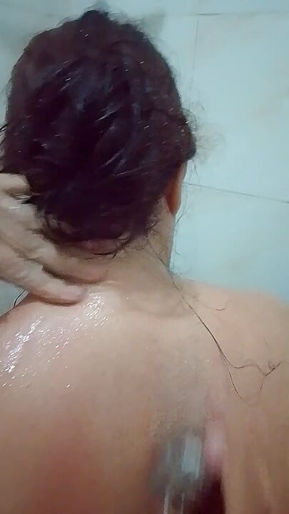 我老婆洗澡和屁股一樣