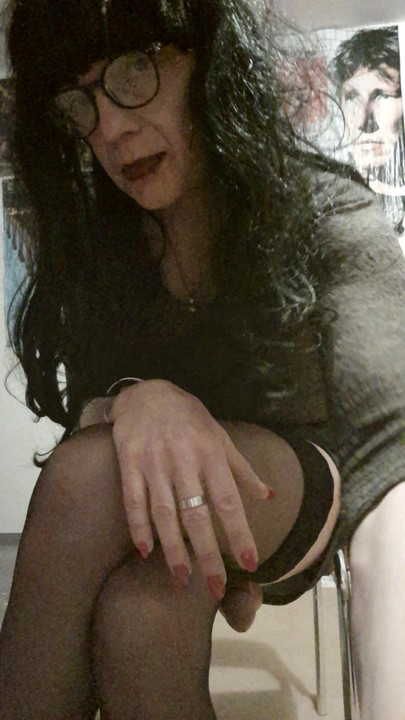 Sexy tranny Tamara is horny again...