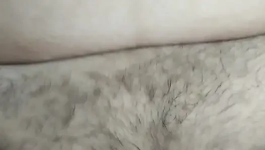 Hintli tamil tombul ev hanımı kocası tarafından parmaklanıyor ve fışkırtıyor
