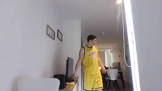 Аргентина просит меня трахнуть ее без презерватива, не кончая внутрь