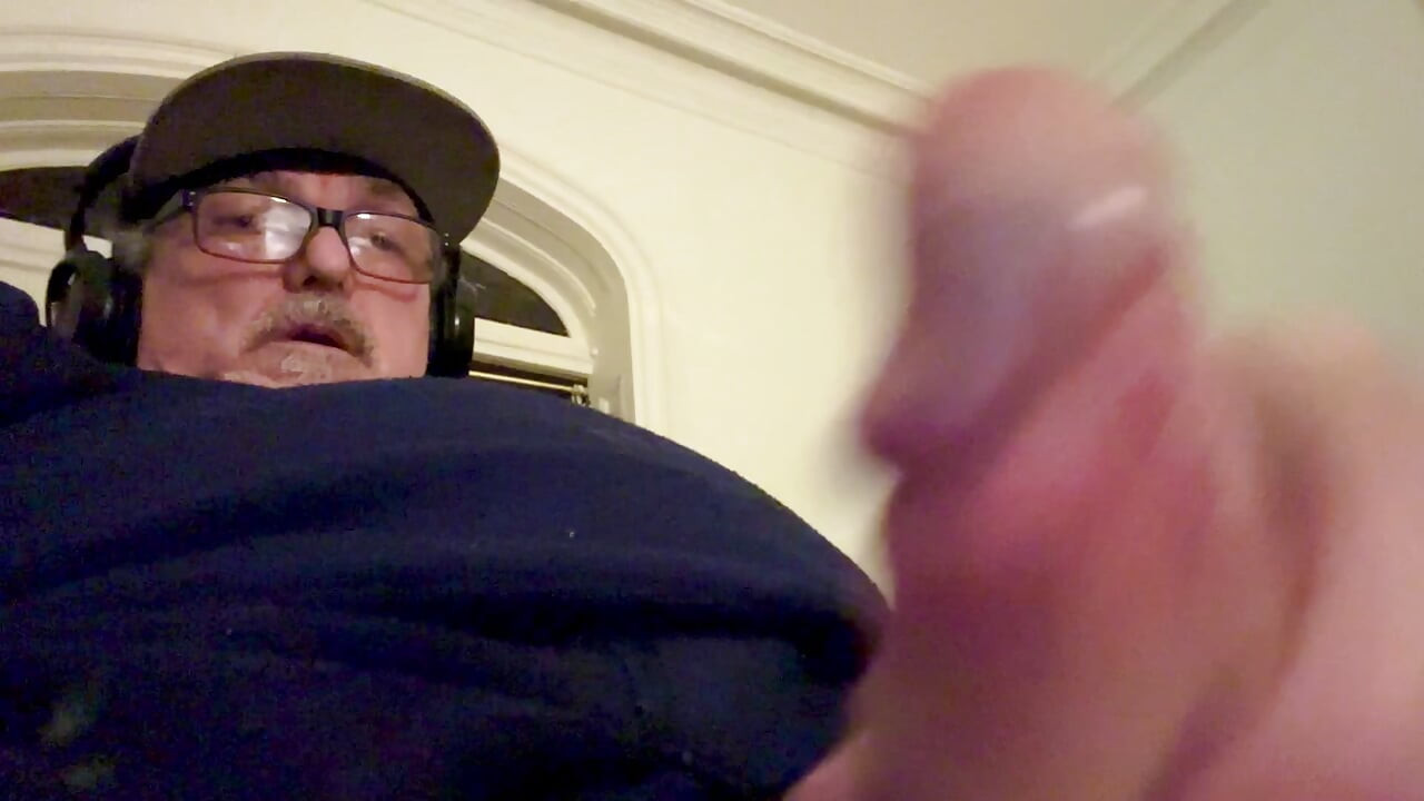 daddy’s penis ejaculates