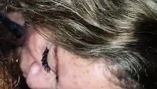 Stiefmutter schluckt alles und genießt es