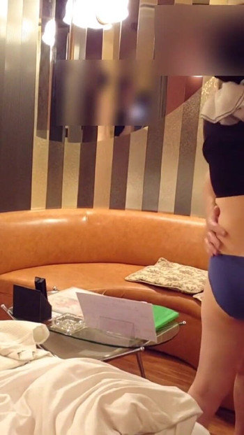 「50代五十路乳首拷問 小熟女素人個人撮影 小痩せ人妻」よりスリル満点の瞬間