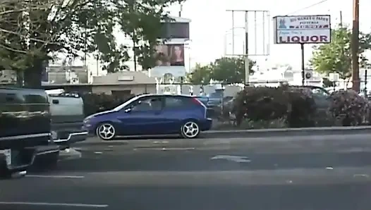 Dua cewek kulit hitam hot lagi asik muasin memeknya pakai mainan seks