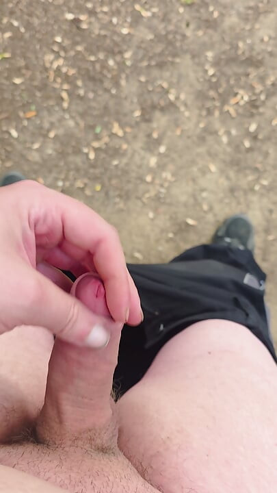 I'm really horny again in the parking lot in the forest a671