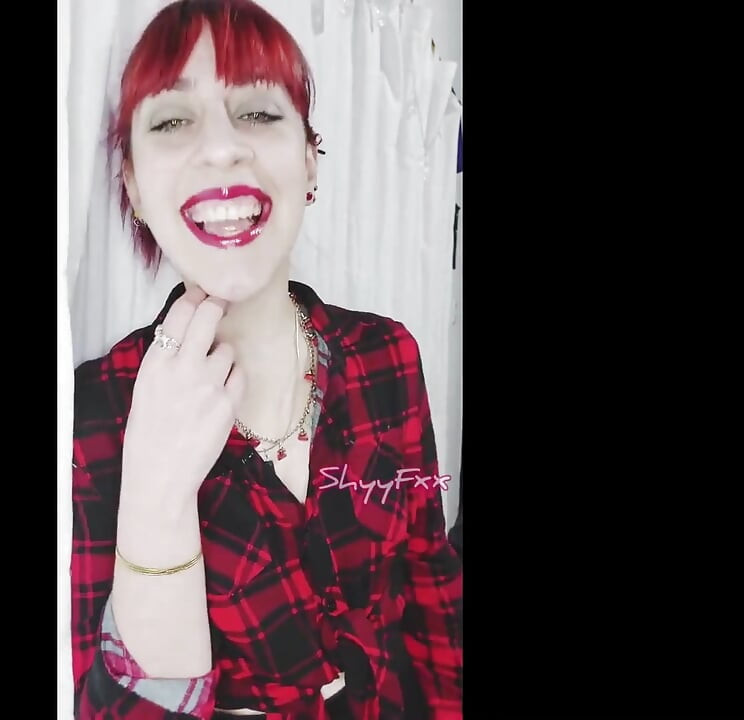 Shyyfxxx Underdanig Fan Beder Hendes Idol Om En Beskidt Slimet Pik, Der Suger joi
