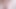Minyon kız pijamalarını çıkarıyor ve yakın çekimde pembe ve sulu amını gösteriyor