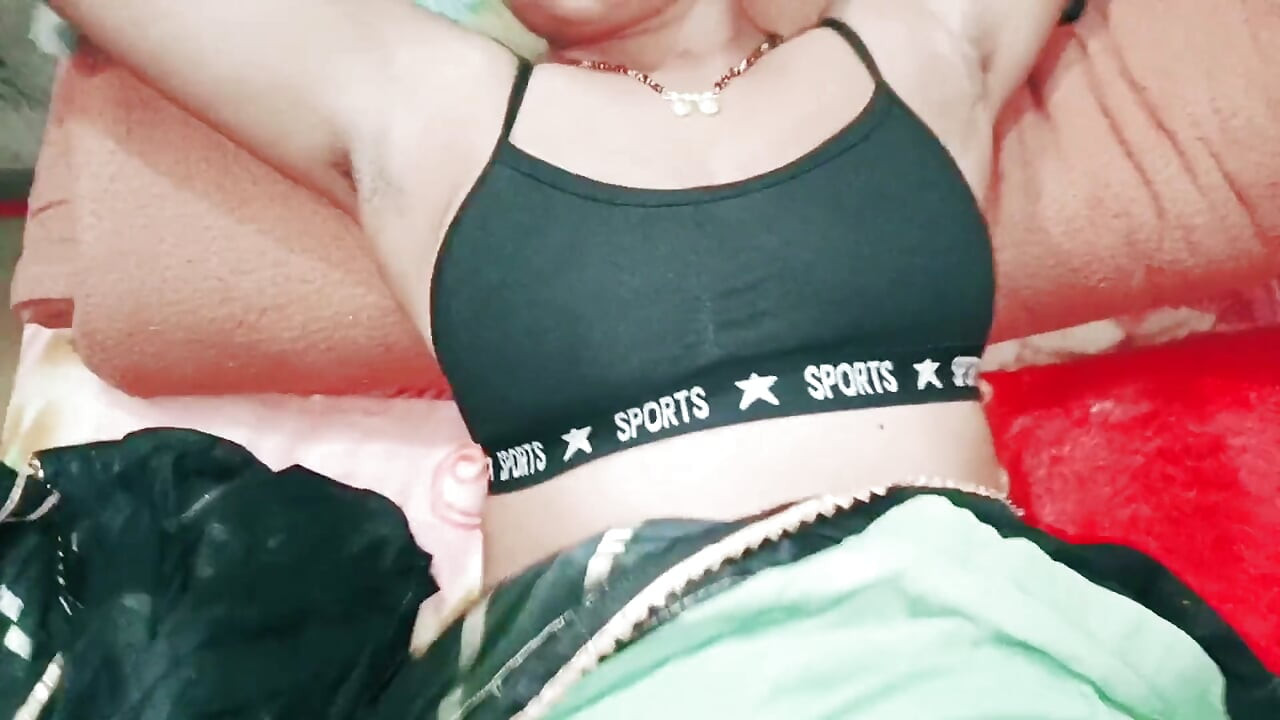 Desi Indians Bengali girl Doli bhabhi ki desi style Mein Chudai hots boobs wali desi Bengali girl Dolly Singh bhabhi